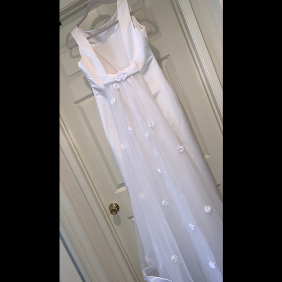 👰🏾♀️Retro•Fabulous•Breakfast @ Tiffany’seque Classic low back wedding dress - Picture 3 of 9